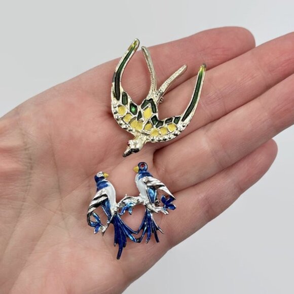 Bird Brooches, Lot of 2, Enamel, Blue Bird, Swallow, Vintage, Gold Tone, Silver - Picture 2 of 3